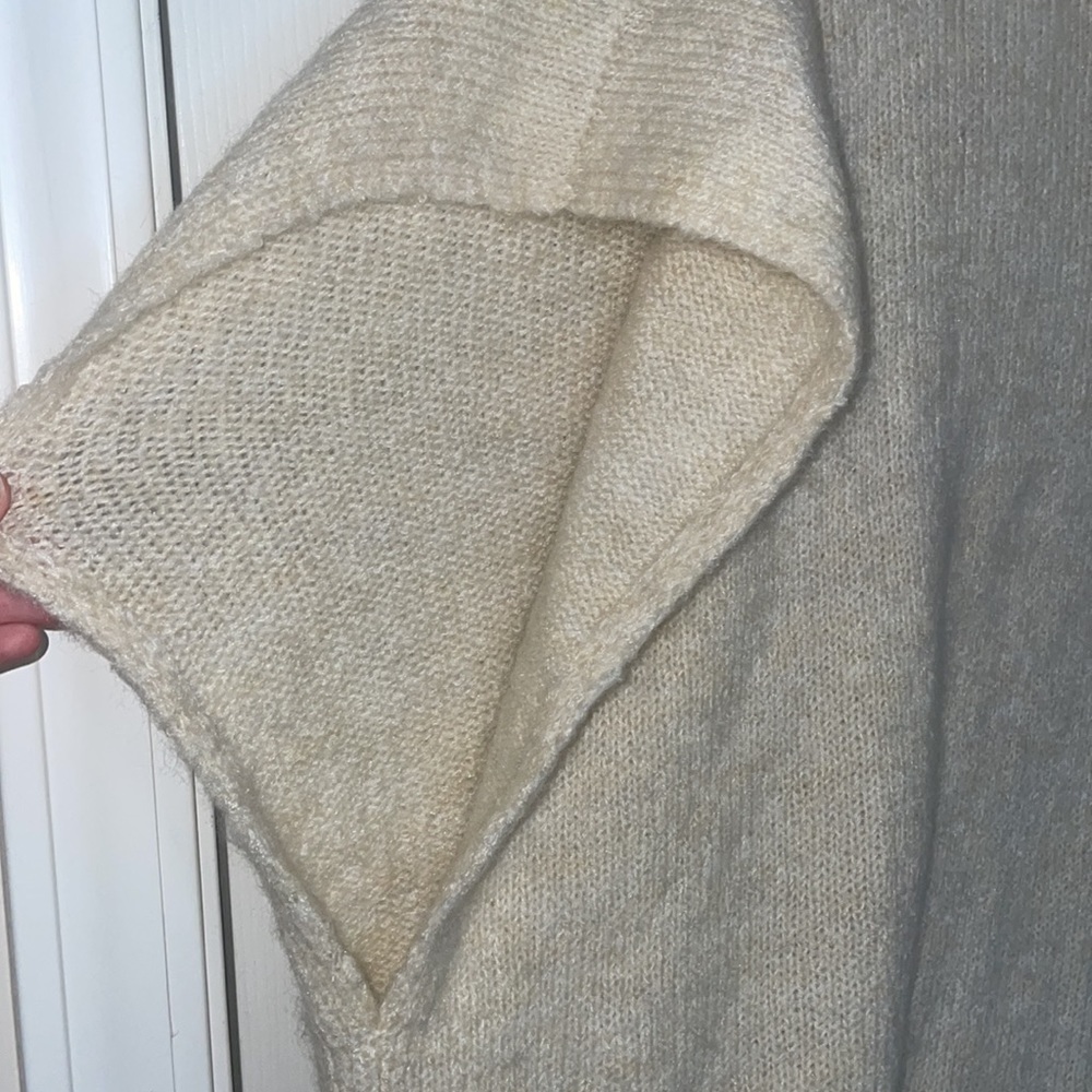 Universal Threads Sweater Poncho - Picture 3 of 3